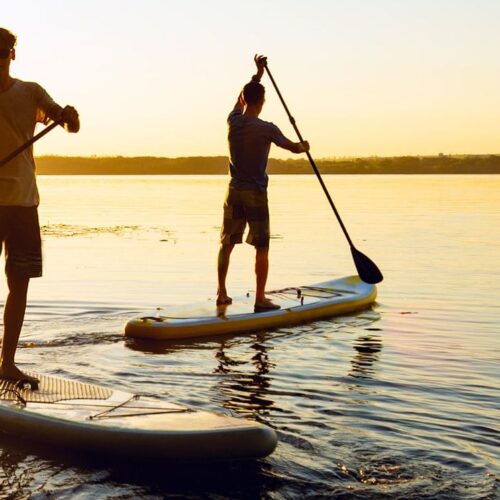 Read more about the article Ο Απόλυτος Οδηγός για να Ξεκινήσεις SUP – Όλα Όσα Χρειάζεσαι από το More4u.gr